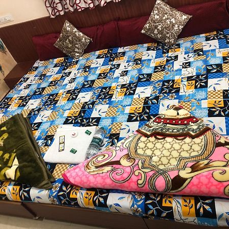 New Yanti Guest House อุจเจน ภายนอก รูปภาพ